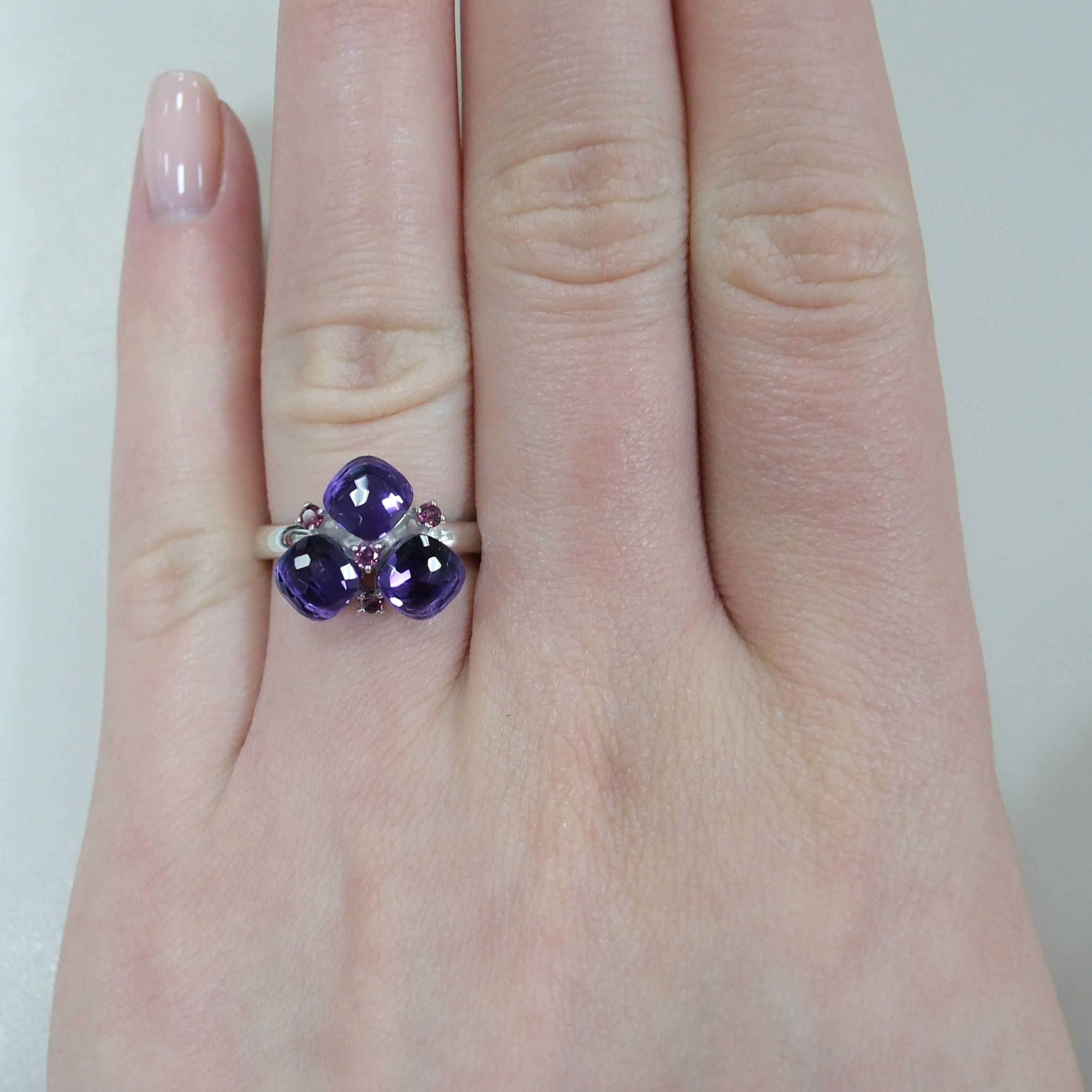 Серебряное кольцо с аметистами